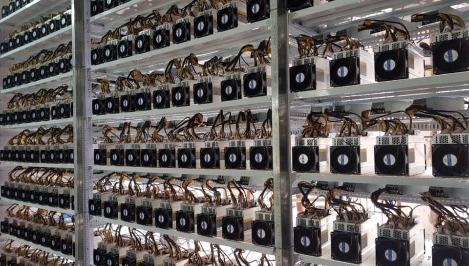 Giàn máy đào thông dụng nhất hiện nay để đào Bitcoin