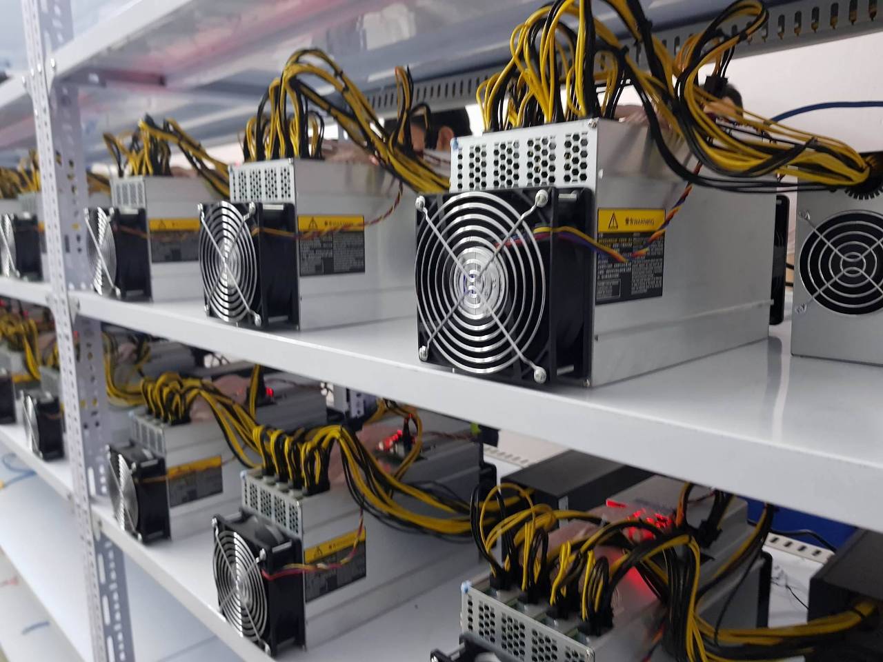 Máy đào coin chuyên dụng ASIC