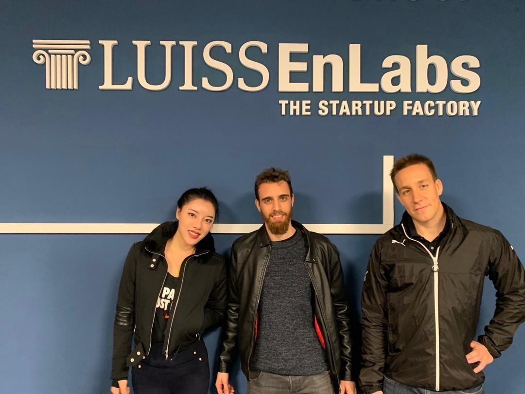 Federico là host của Bitcoin Meetup Rome cùng với Scarlett Chan và Đồng sáng lập BitcoinVN Dominik Weil