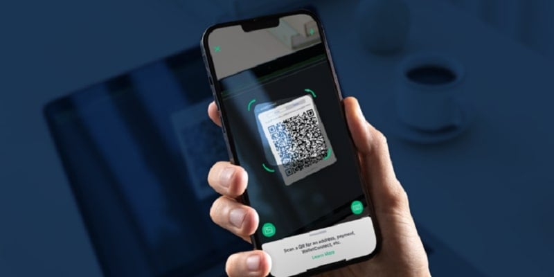 Di chuyển camera của Bitcoin.com để quét mã QR trên DApp