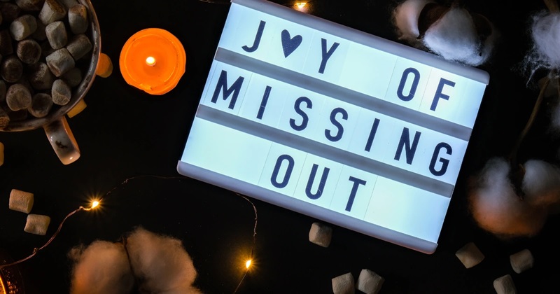 JOMO là gì? Đó là cảm giác bỏ lỡ nhưng vẫn vui