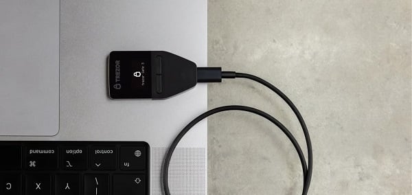 Nằm trong top ví Dogecoin an toàn có Trezor Safe 3