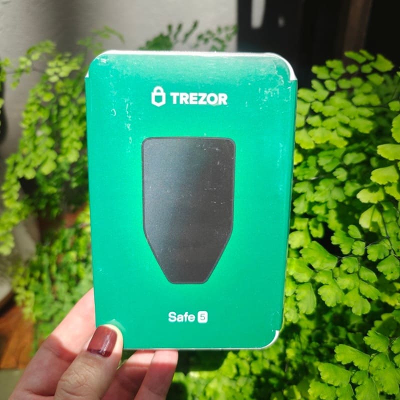 Trezor Safe 5 - dòng ví cứng thế hệ mới của thương hiệu top đầu thế giới