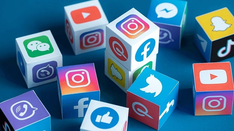 Facebook, Instagram, X,.. đều không phải là DAPP