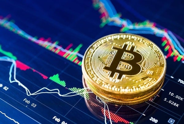 Luôn theo dõi thông tin thị trường sát sao khi tìm cách kiếm tiền từ Bitcoin