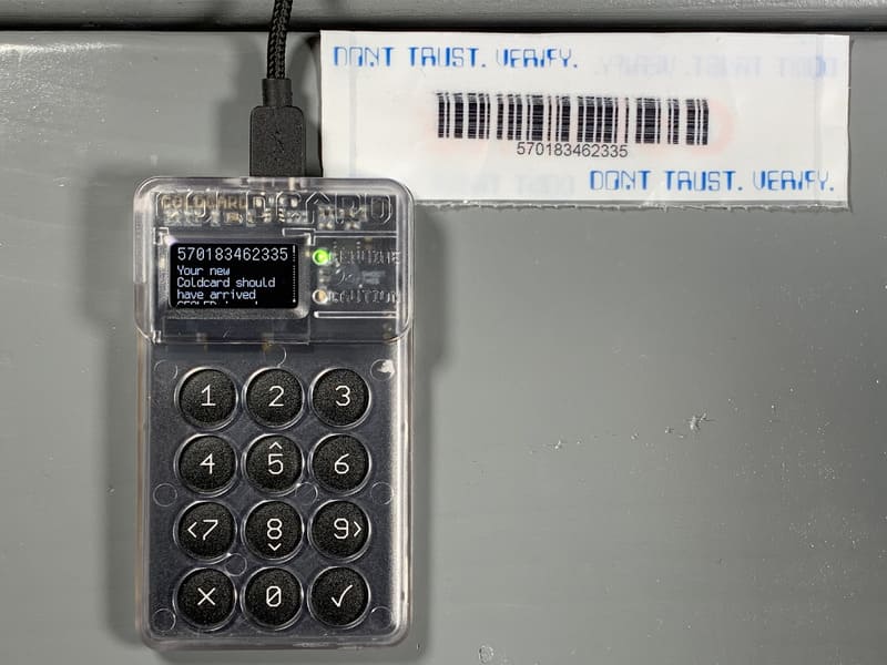 Checking the tamper-evident bag and Coldcard Bag Code