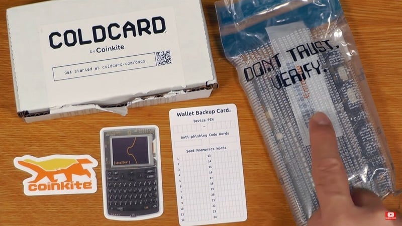 Trọn bộ ví Coldcard Q